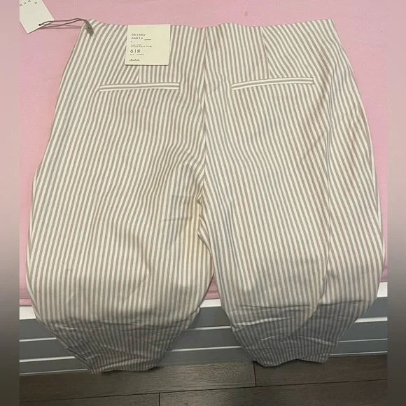 Target work pants (stretchy) - Picture 2 of 5